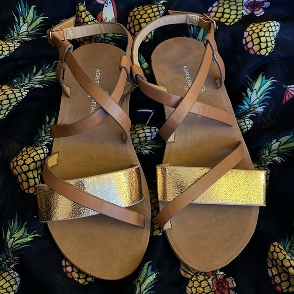 Brand New Adrienne Vittadini Metallic Gold & Tan Ankle Strap Gladiator Sandals - Picture 4 of 13